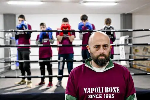Chiusa dal Comune la palestra per scugnizzi. "Senza, vince la droga"