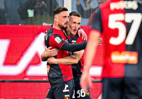Il Genoa continua a volare dietro al Frosinone. Bene anche Bari e Sudtirol