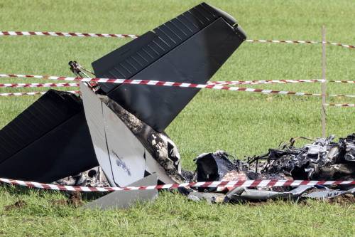 Scontro tra aerei militari a Guidonia, le immagini dell'incidente