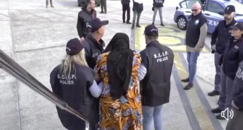 L'arrivo all'aeroporto di Roma Ciampino della latitante nigeriana Jeff Joy