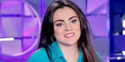 "Prima dell'Isola una hit". L'ex suor Cristina torna con una nuova canzone