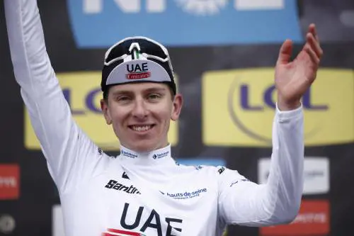 Pogacar sesta da "cannibale": con la Colnago zittisce Boonen