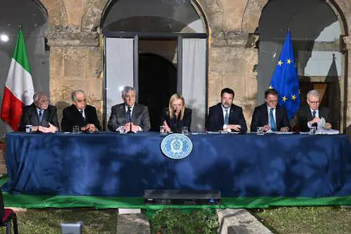 Pene più alte per gli scafisti e quote regolari: le novità del dl immigrazione