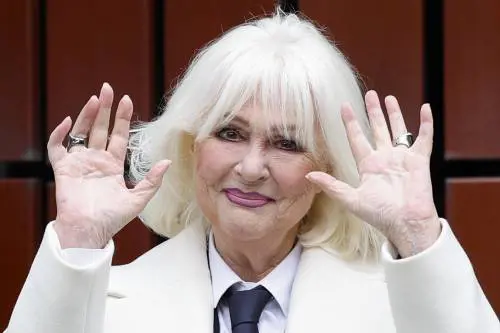 Loretta Goggi si racconta: "Ecco perché decisi di posare per Playboy"