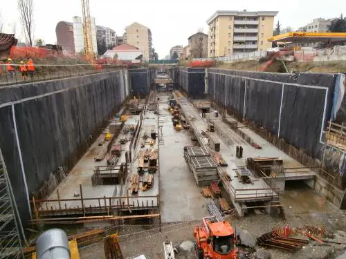 M1 a Monza in ritardo. Di Stefano attacca Sala: "Ignora l'hinterland"