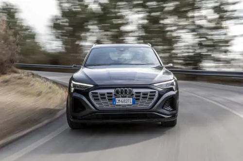 Audi Q8 e-tron sbarca in Italia: guarda le foto