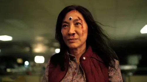 Oscar 2023, Michelle Yeoh e il post che potrebbe costarle il premio: cosa è successo