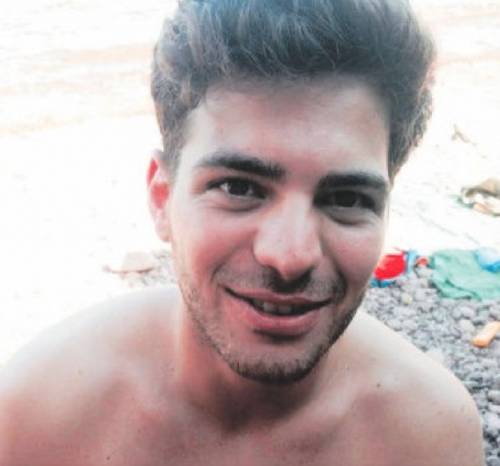 Si ferisce su un cancello mentre va da un amico: muore dissanguato