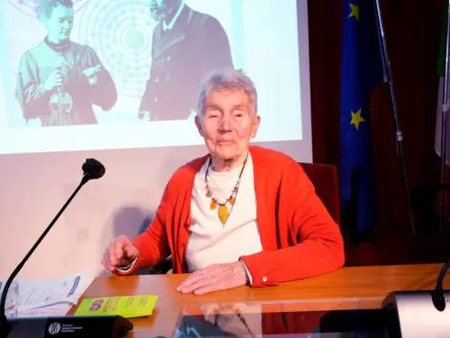 "Quanti giochi in laboratorio con mia nonna Marie Curie"