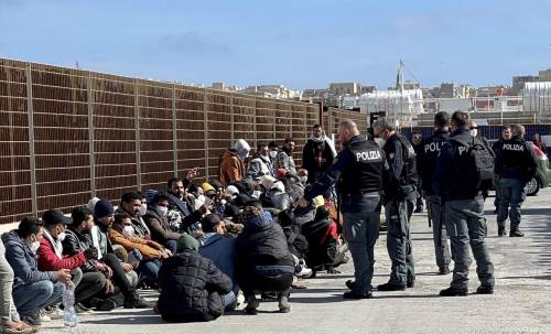 La rabbia dei clandestini per la linea dura