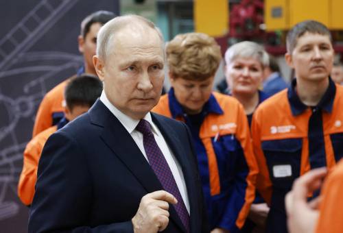 "Temevamo di crollare, ma...": la rivelazione di Putin sulle sanzioni