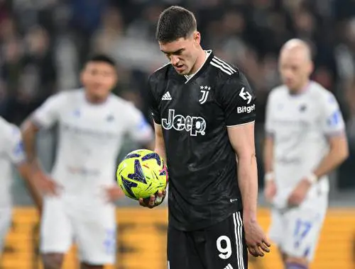 La Juve incerottata prova a restare in Europa (aspettando le procure)