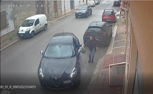 Matteo Messina Denaro in auto vicino casa di Lorena Lanceri, arrestata oggi per favoreggiamento