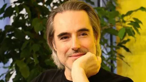 L'amore tra due adolescenti raccontato nel libro "Mezzamela" di Matteo Bussola