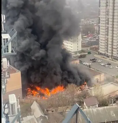 Fiamme nel palazzo dei servizi segreti: lo strano incendio in Russia