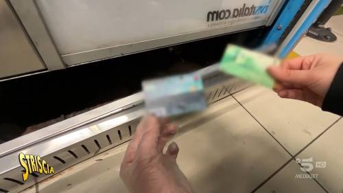 Furti in metro a Milano: ecco dove finiscono carte e documenti