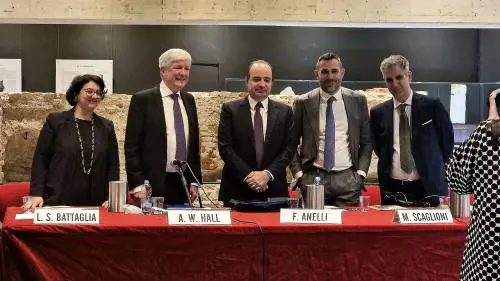 Il giornalismo (di qualità) sopravviverà? Ne parla l'ex direttore della Bbc, lord Hall