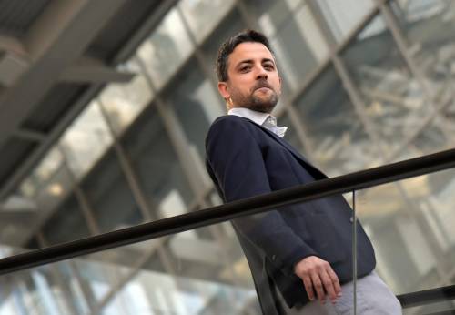 "Arroganti, incapaci, disastrosi". Lo scudiero di Elly che odiava i big dem