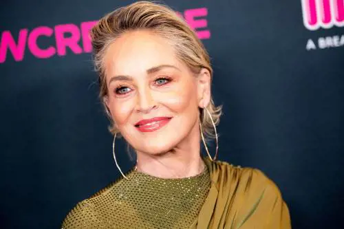 "Ho perso metà dei miei soldi". Sharon Stone tra le vittime del crac Silicon Valley Bank