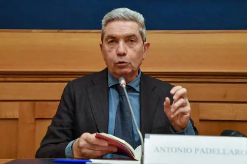 Prime crepe a sinistra sul linciaggio mediatico del generale Vannacci