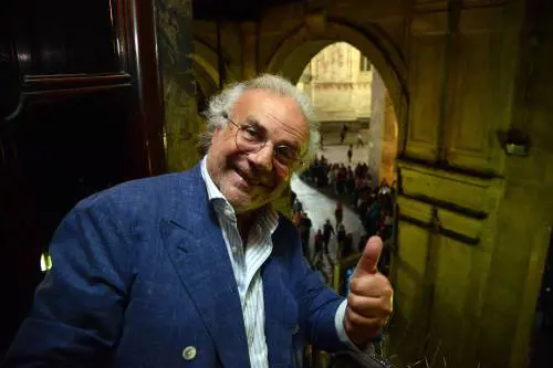 "Ignobili, non li leggo". Jerry Calà insultato sui social dopo l'infarto