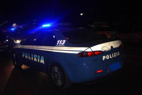 Reagisce a una rapina: 30enne accoltellato nelle vie del centro, paura a Cagliari