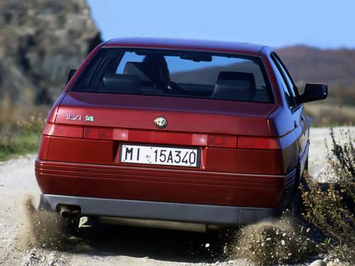 Alfa Romeo 164: guarda la gallery