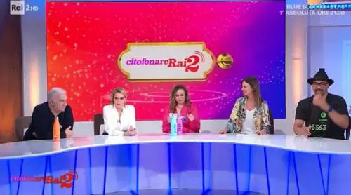 "Non la saluto". La stoccata di Simona Ventura contro Heather Parisi