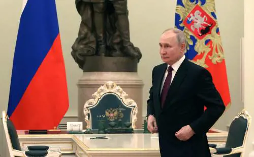 “Vicini a scontro nucleare”. “Armi all’uranio a Kiev”: perché si rischia l’escalation