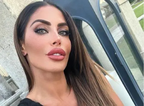 "Troppo sesso". Guendalina Tavassi respinta dal family hotel: cosa è successo