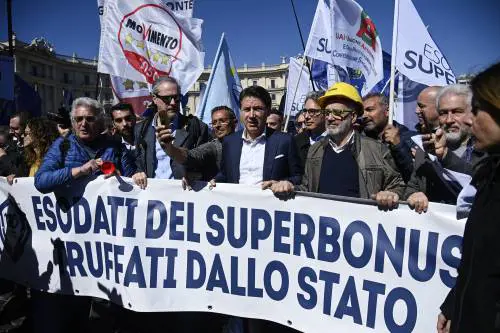 Conte ripiega sulla piazza con gli "esodati" del 110% per non farsi oscurare dal Pd