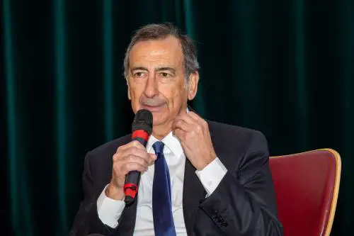 Il disco rotto di Sala contro il governo: "Le trascrizioni vanno fatte"