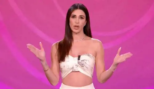 "Se dice di essere tuo parente...", "Pensa a diventare famoso tu”: l'ira di Mamma Rodriguez