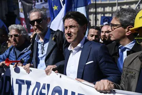Fra Giuseppi indossa il saio per smarcarsi dalla Schlein