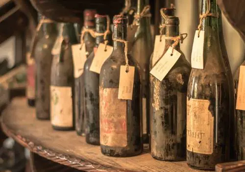 "Un Louvre del vino", storia e sogni del collezionista di bottiglie Chasseuil