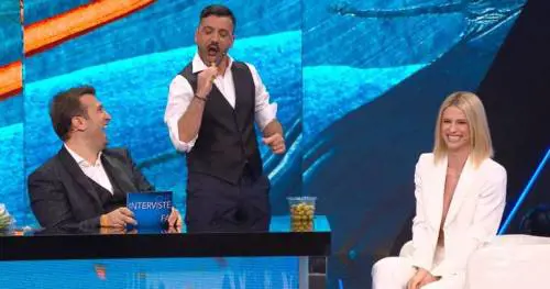 "Un richiamino ogni tanto...". La rivelazione della Hunziker su Ramazzotti