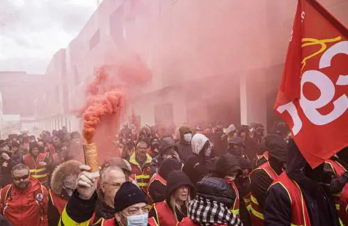 La frecciata dei Robin Hood dell'elettricità contro Macron 