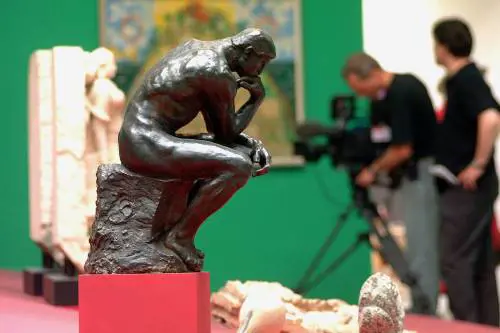 Non basta la parola per modificare la cultura, ma aiuta