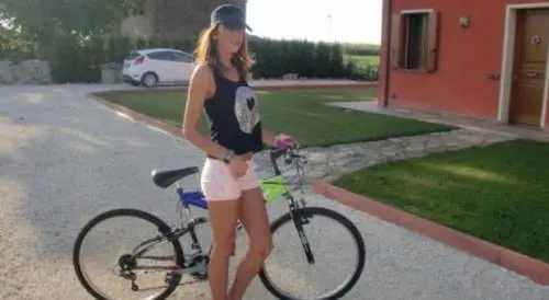 Accende il fuoco per preparare il caffè. Resta uccisa nell'esplosione della casa