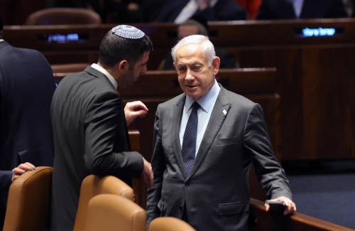 Netanyahu cede alle proteste: così può passare la riforma giudiziaria