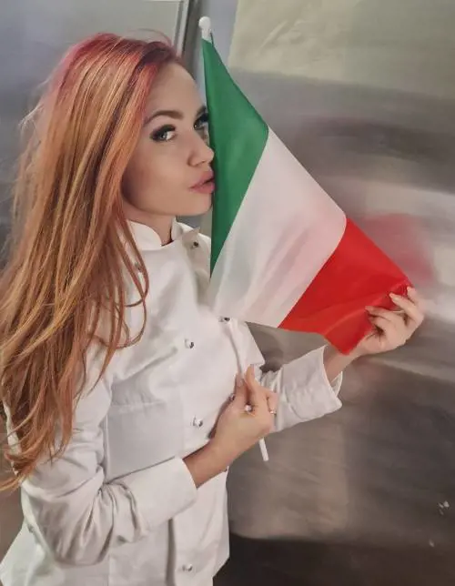 La chef smonta le teorie anti italiane: "Vi spiego perché il parmigiano è nostro"
