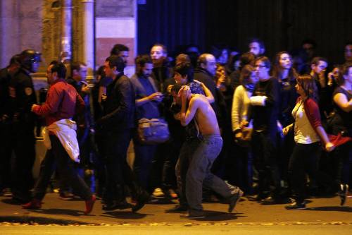 Venerdì 13: l'orrore degli attentati di Parigi nei racconti dei sopravvissuti