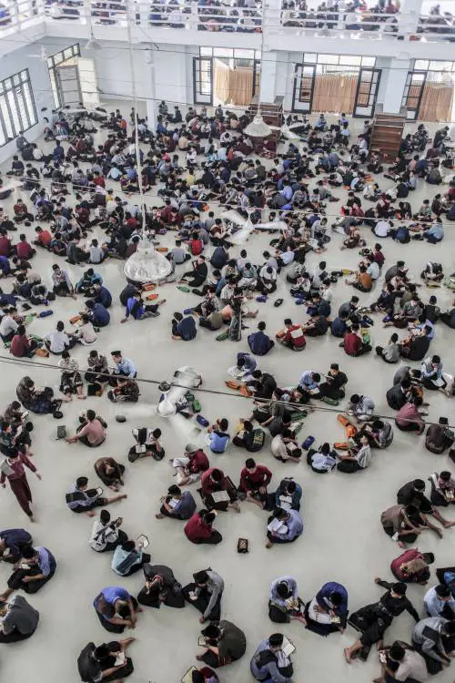 Cristiani e islamici pregano insieme. "Chiediamo corridoi umanitari"