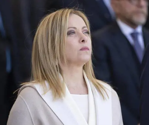 "Non abbiamo paura...". E la Meloni poi traccia la road map