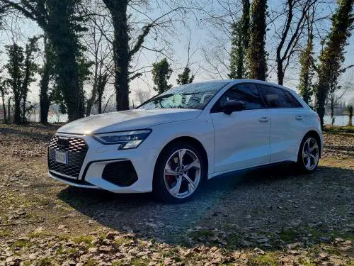 Audi A3 Sportback 40 TDI: guarda le foto