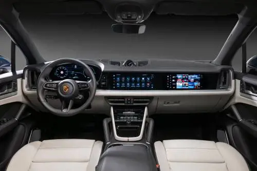 Porsche Cayenne 2023, debutta il Porsche Driver Experience