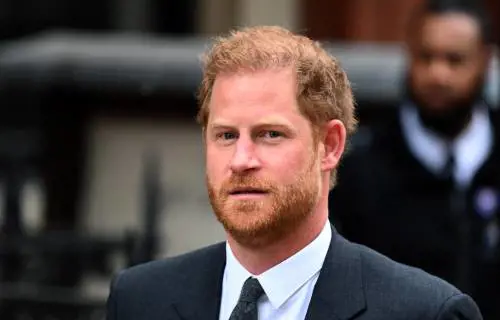 "Harry può morire, William no". Le parole choc della regina Elisabetta