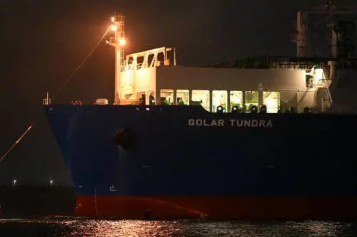 L'arrivo della Golar Tundra a Piombino