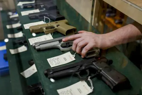 Sparatorie di massa e violenza: i numeri che raccontano l'allarme in Usa