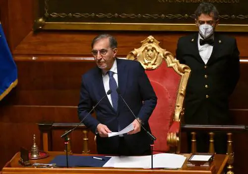 "Ha già risolto lui". Meloni spegne il caso La Russa